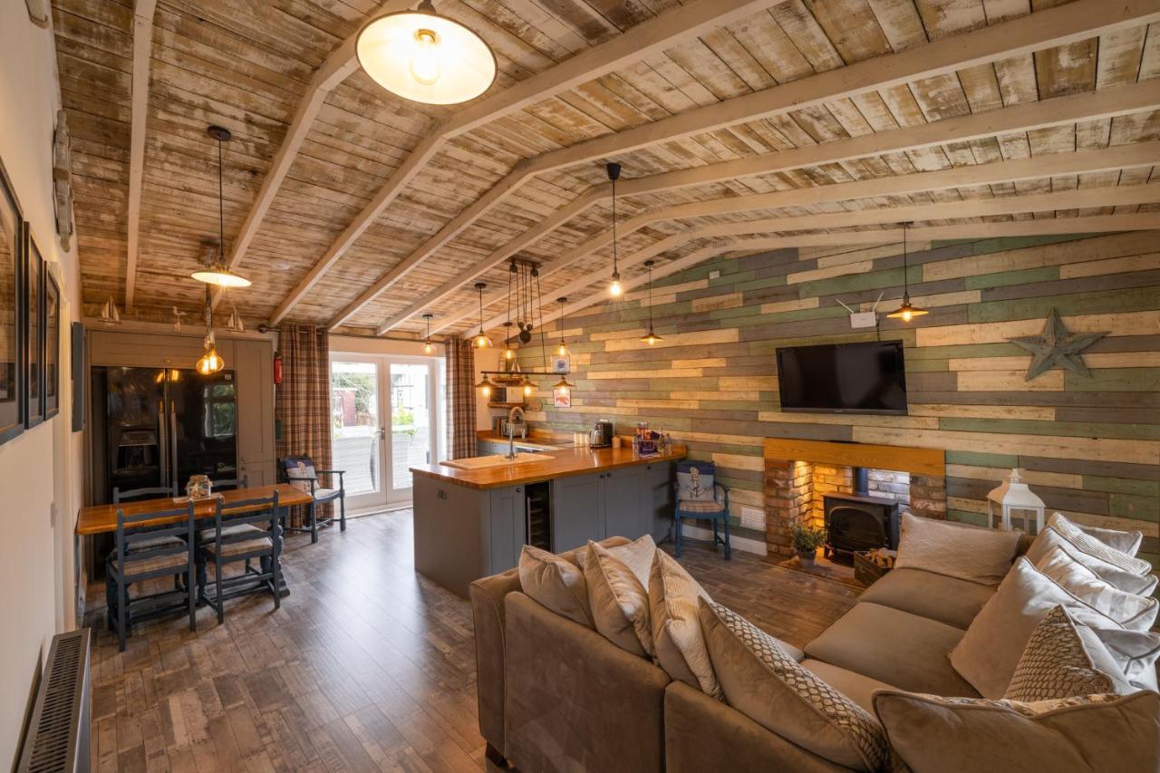 클리소프스 Den Of Joy Humberston Fitties Sleeps 6,Hot Tub,Log Burner 빌라 외부 사진